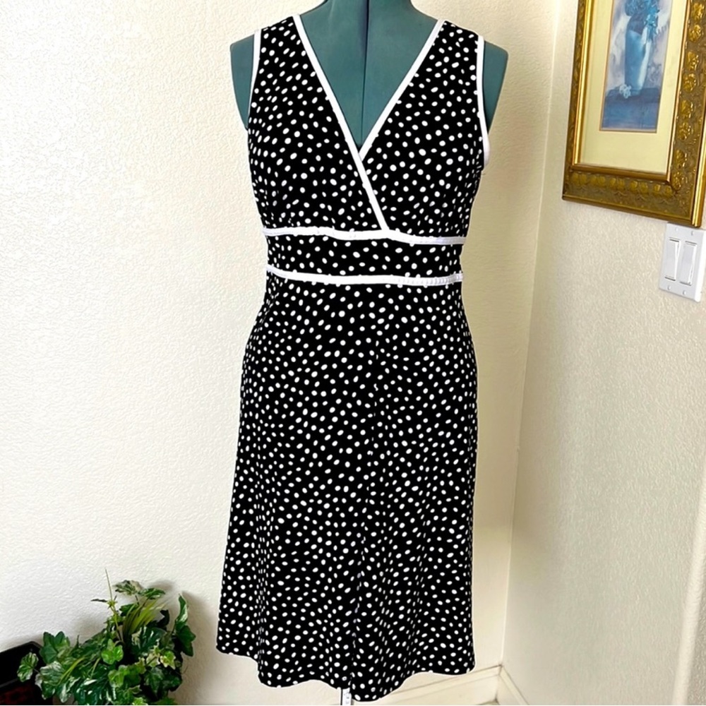 ⚫️⚪️⚫️Black and white polkadot dress size medium